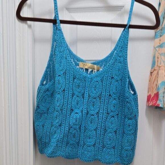 Blue Crochet Tank Top and Floral Shorts Set - Picture 4 of 5
